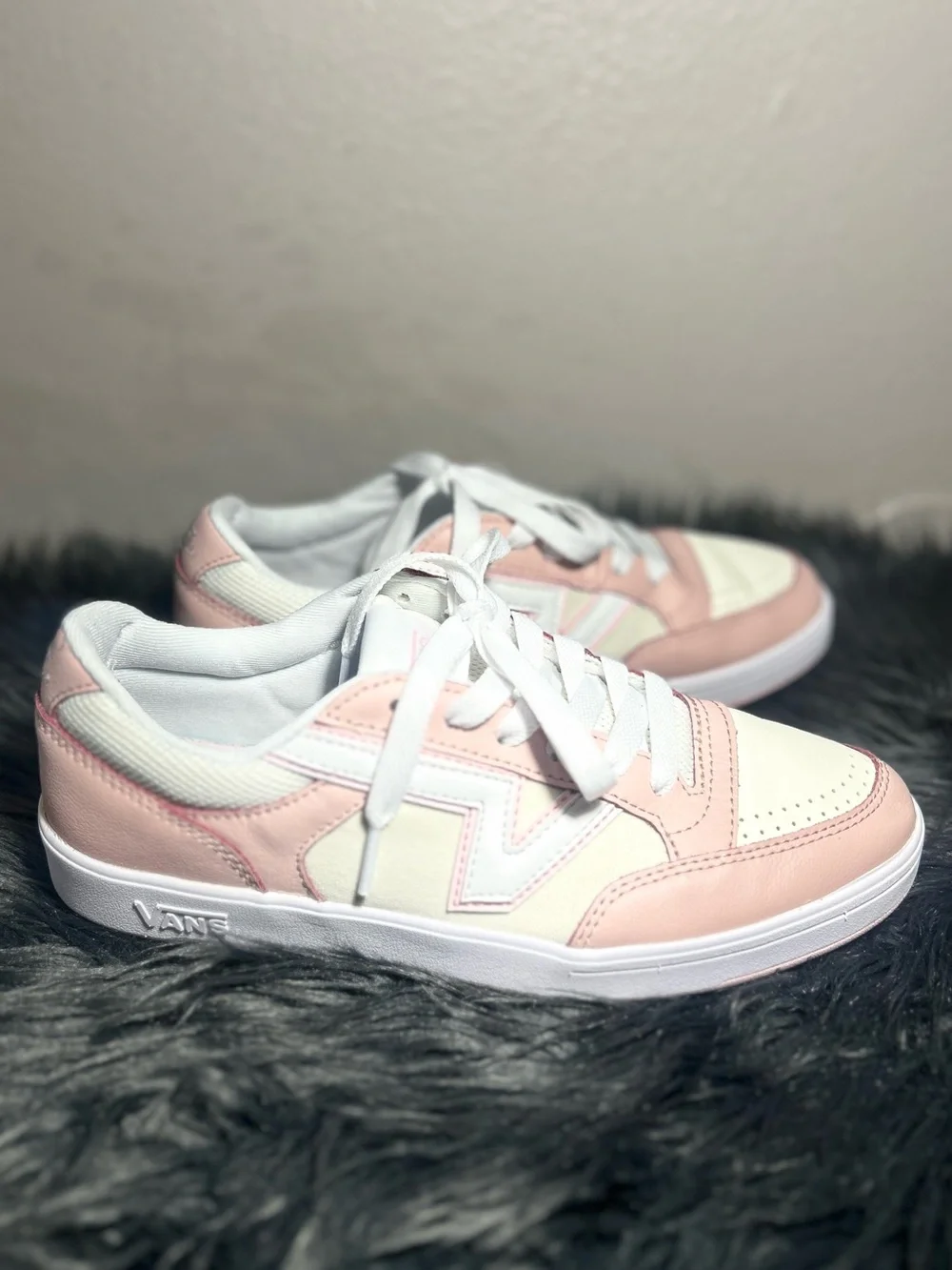 Vans Lowland Sneakers Pink White Perforated Toe Casual ComfyCush Shoes Size 9.5